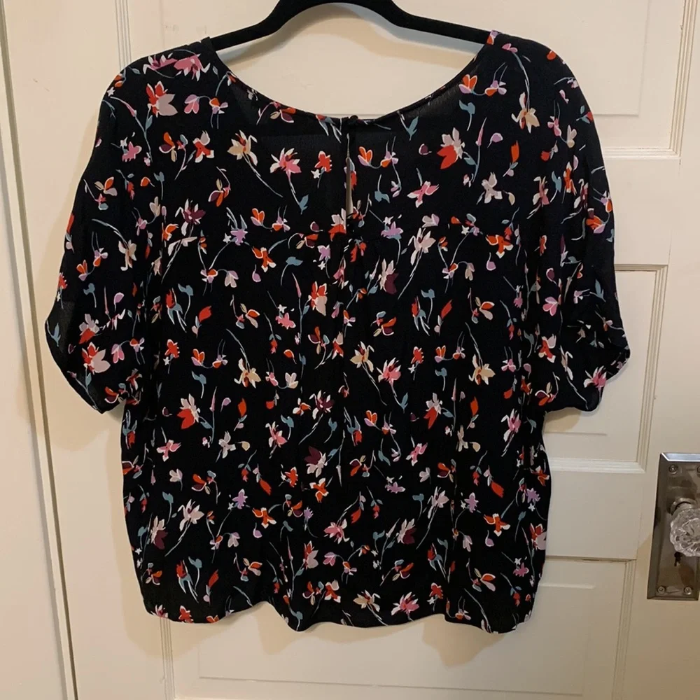 Madewell Drifting Flowers Rhyme Top V Neck in Tossed Floral True Black Sz S - Picture 10 of 10
